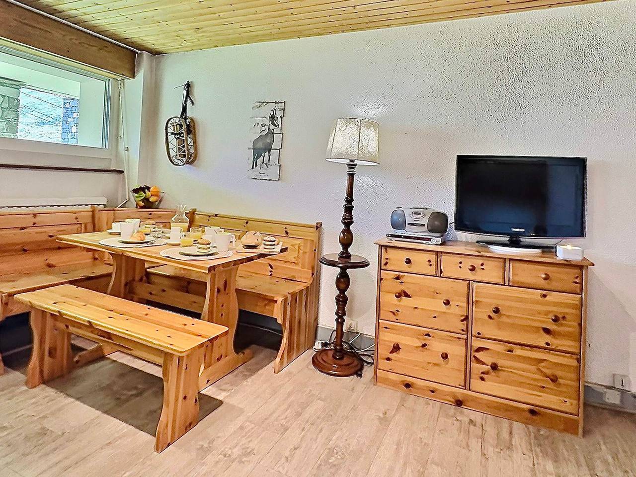 Gehele studio, Cozy 4-Person Apt in Tignes Le Lac - Ski-In/Ski-Out, Close to Amenities in Tignes, Vanoise Nationaal Park