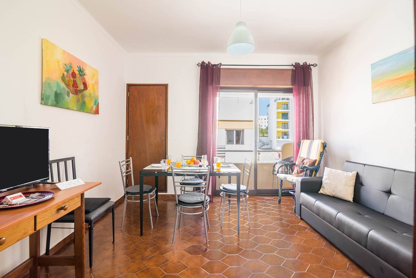 Appartamento intero, "Beach Residence 21" con Balcone, Barbecue, Wi-Fi e Tv via cavo; Parcheggio disponibile in Armação de Pêra (costa), Armação de Pera