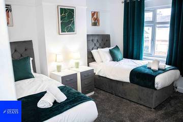 Holiday Rental for 6 People in Stoke-on-Trent, West Midlands, Photo 1