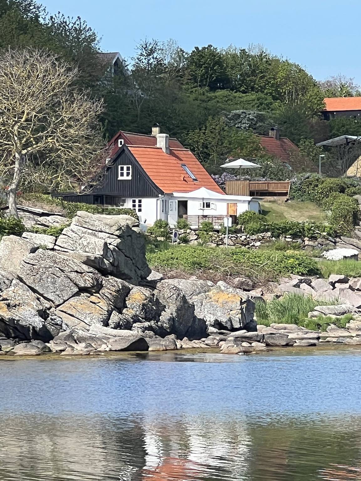 Oud vissershuis in de haven van Listed. in Listed, Svaneke