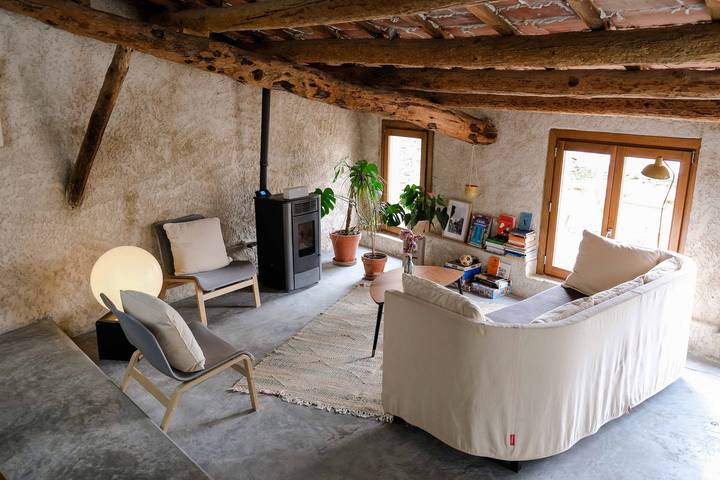 Holiday Home 'Comalats' with Private Pool, Private Terrace and Wi-Fi in Montoliu de Segarra, Costers del Segre