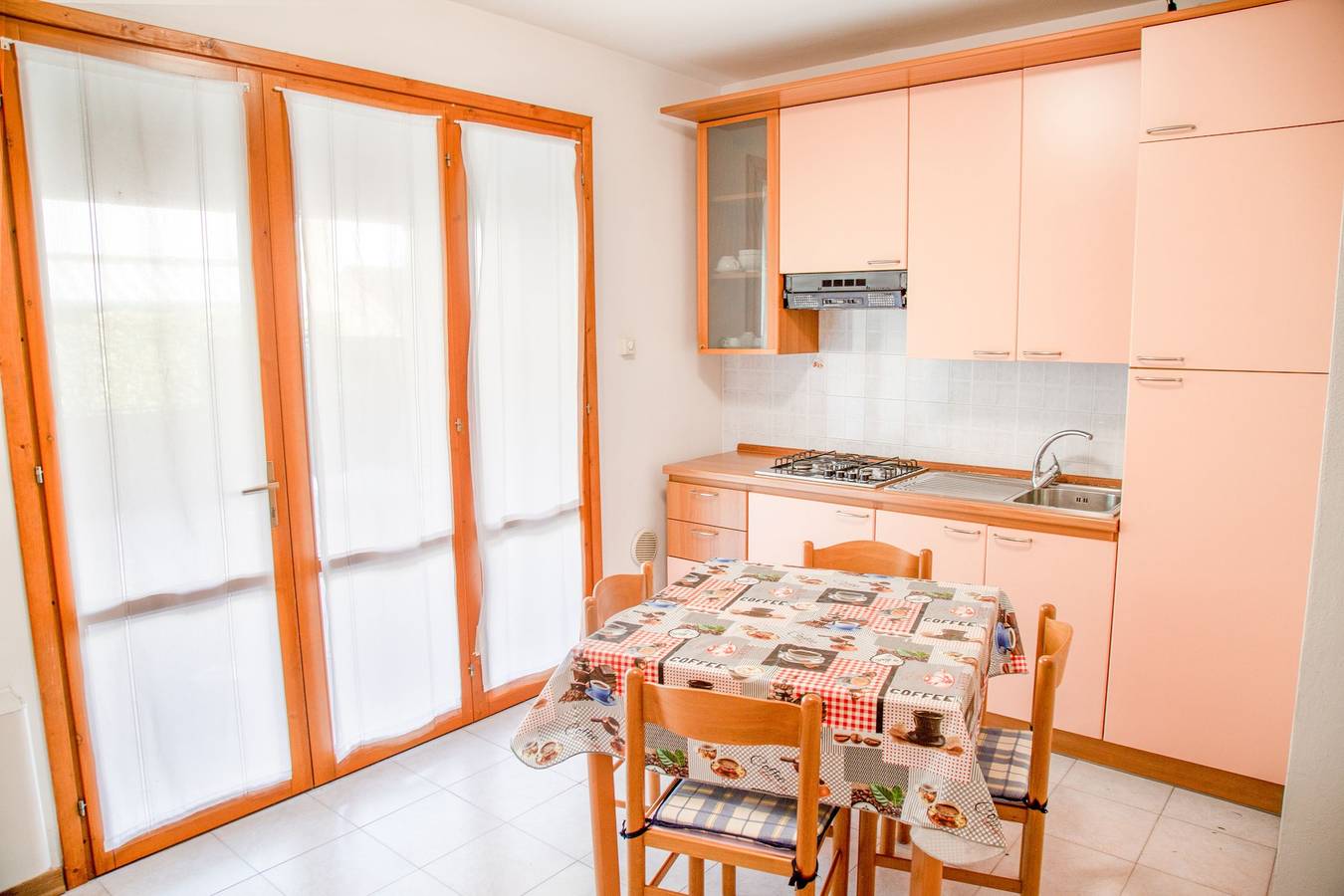 Ganze Wohnung, Familienwohnung mit zwei privaten Innenhöfen in Eraclea Mare, Venedig Provinz