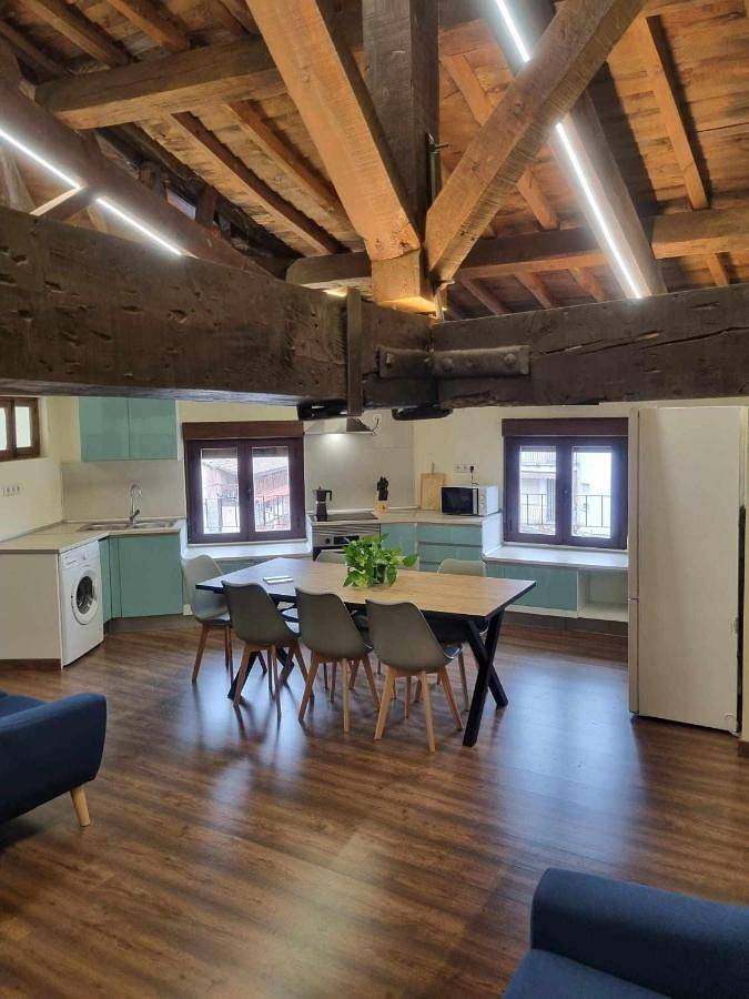 Apartamento para 10 personas, con terraza en Madrigal de la Vera
