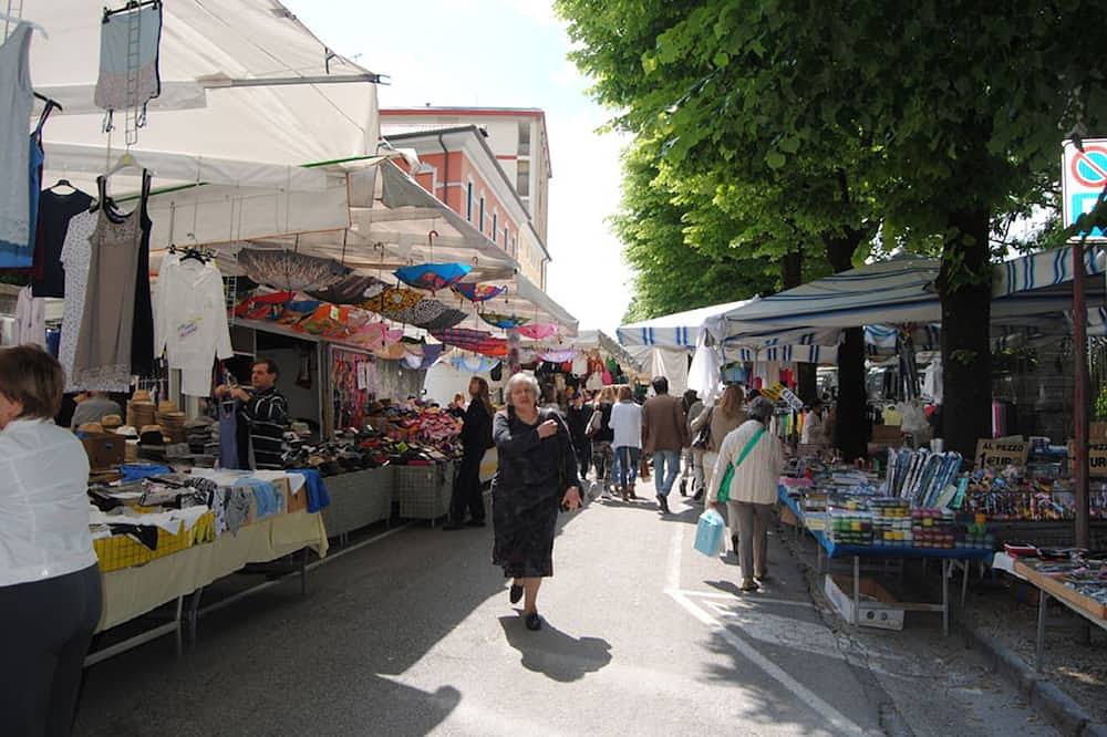 Ganze Wohnung, Vittorio Veneto Zentrum, Wohnung mit Garage, 4 Personen in Vittorio Veneto, Südliche Karnische Alpen