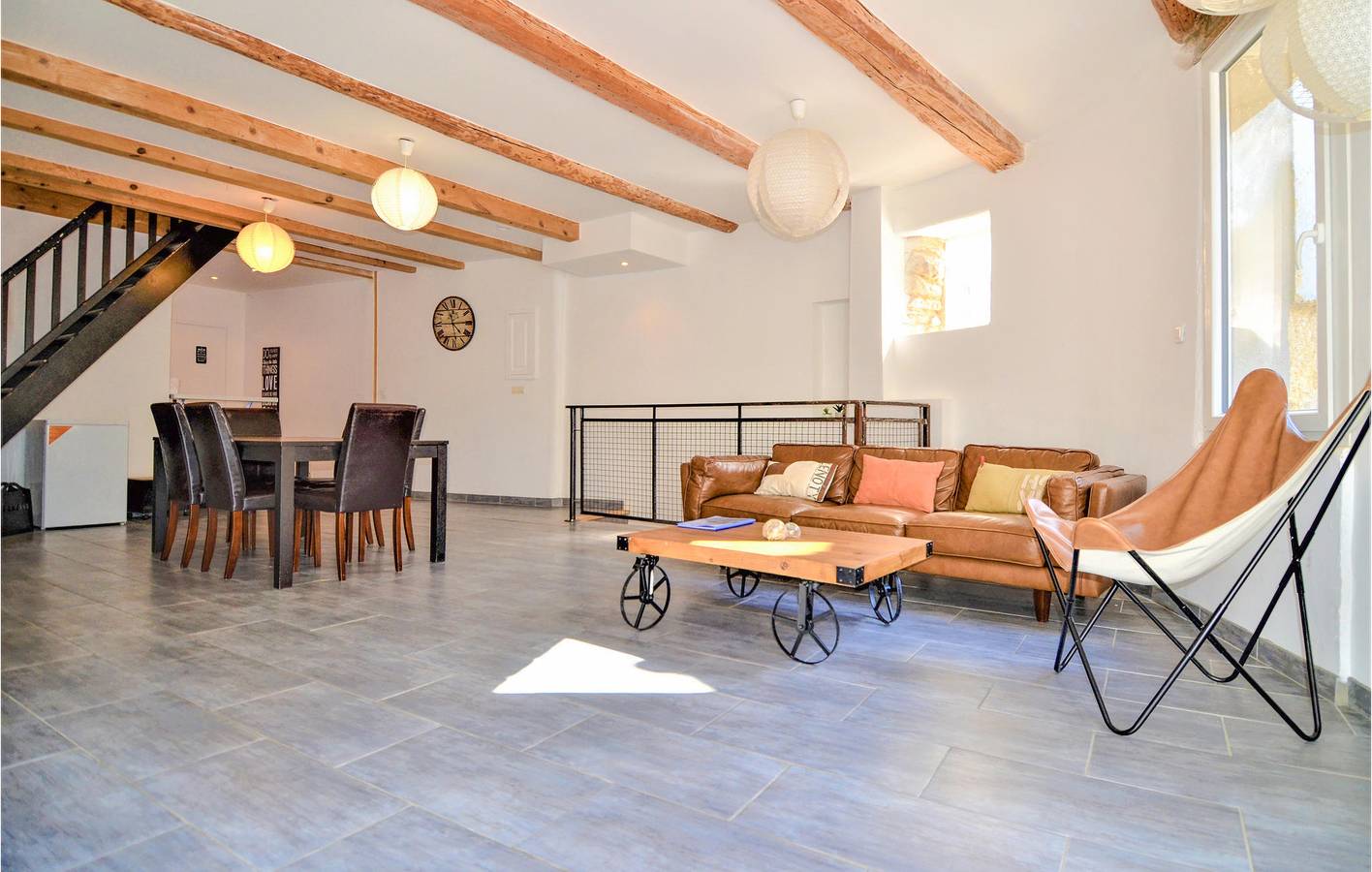 Laudun l'Ardoise 200m : Appartement douillet climatisé avec commodités in Laudun-l'Ardoise, Région de Nîmes