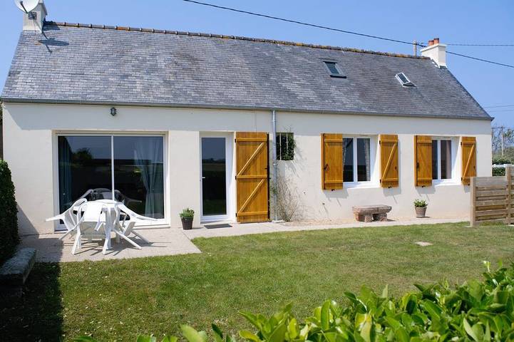 Location de vacances pour 8 personnes, avec Terrasse et Jardin dans Plage Saint Eden Plouescat