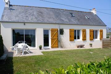 Gîte pour 8 personnes, avec terrasse et jardin dans Plage Saint Eden Plouescat