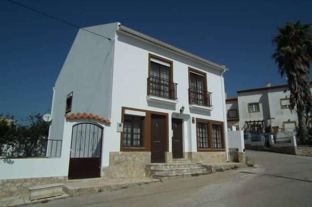 Casa vacanza a Oeste a partire da 172€ a notte