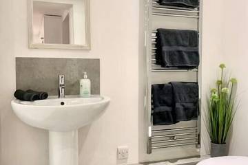 Apartment for 4 People in Reading, North Wessex Downs, Photo 4