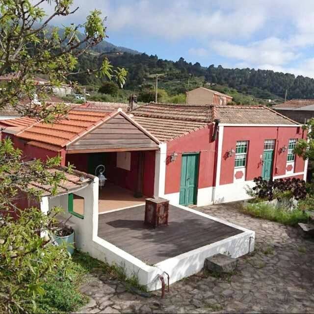 Casa rural para 14 personas, con terraza además de jardín y vistas en Garafía