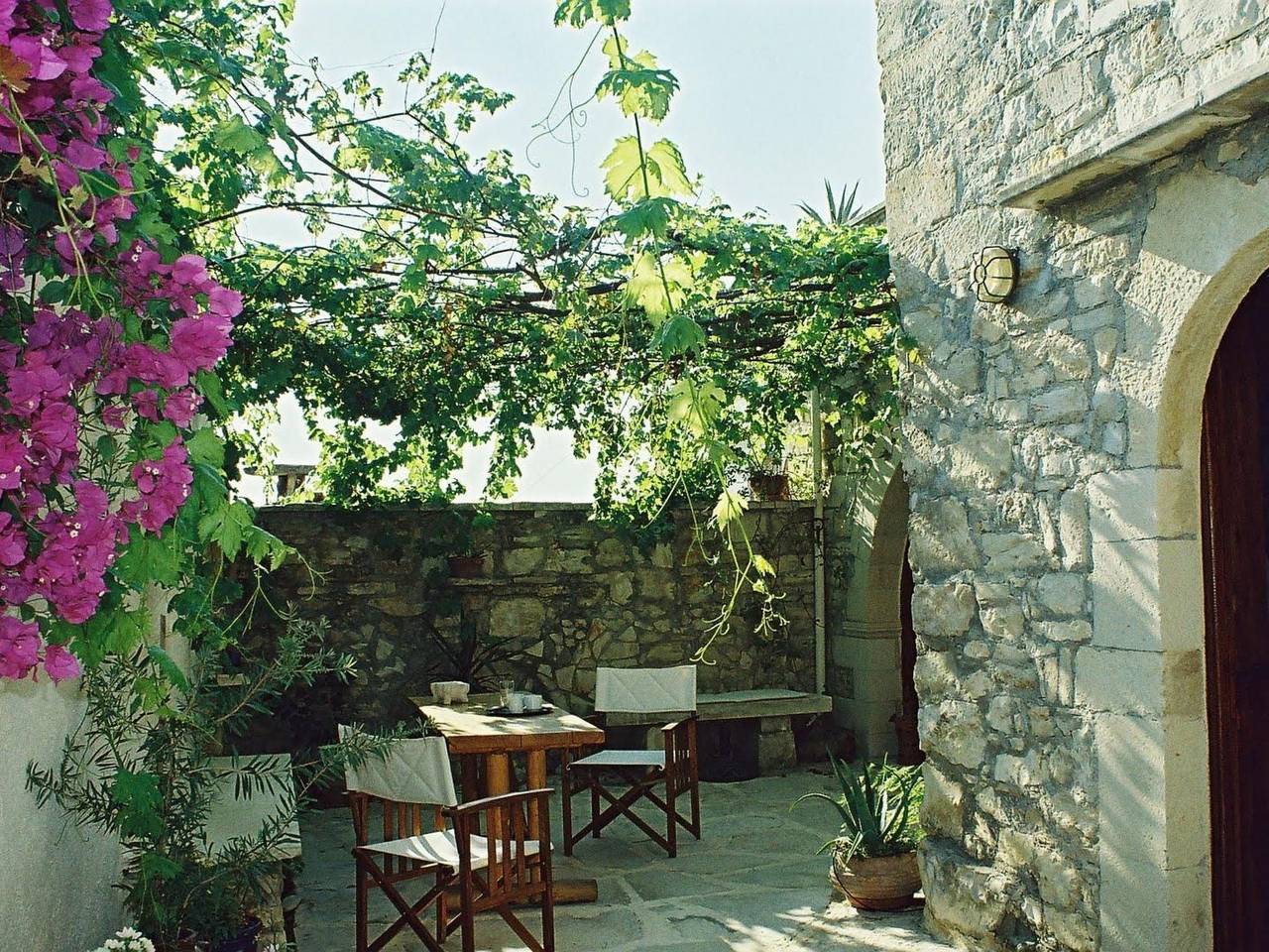 In Douliana mit Großem Balkon in Douliana, Vamos