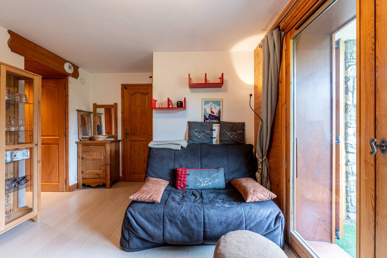 Apartamento entero, Apartamento 'La Saulire' con vistas a la montaña, terraza privada y Wi-Fi in Les Allues, Les Trois Vallées
