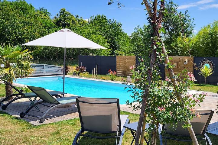 Gîte pour 2 personnes, avec piscine à La Gripperie-Saint-Symphorien