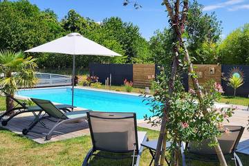 Gîte pour 2 personnes, avec piscine à La Gripperie-Saint-Symphorien