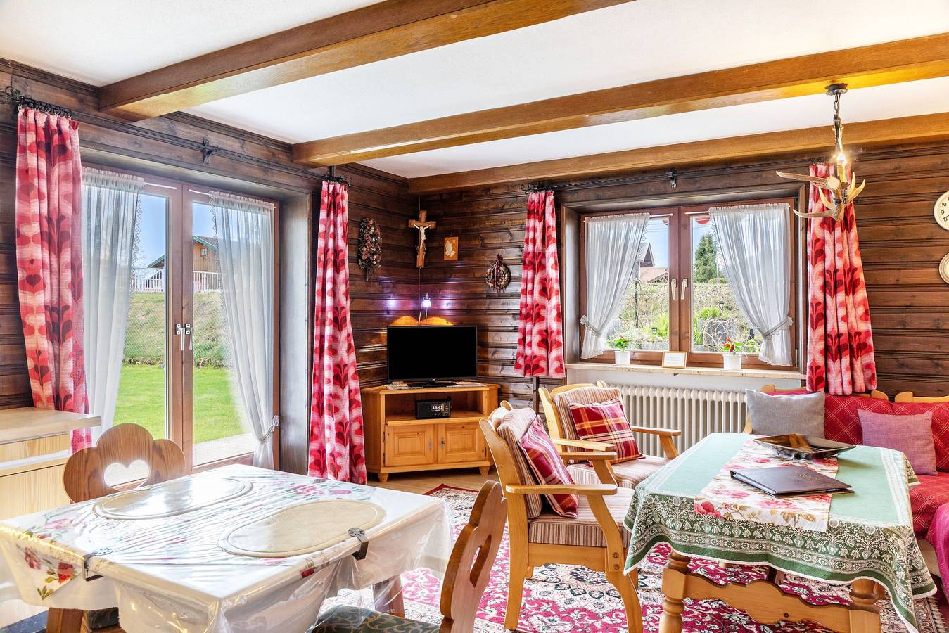 Ganze Wohnung, Apartment „Parterre“ mit Bergblick, privater Terrasse und Wlan in Wallgau, Walchensee