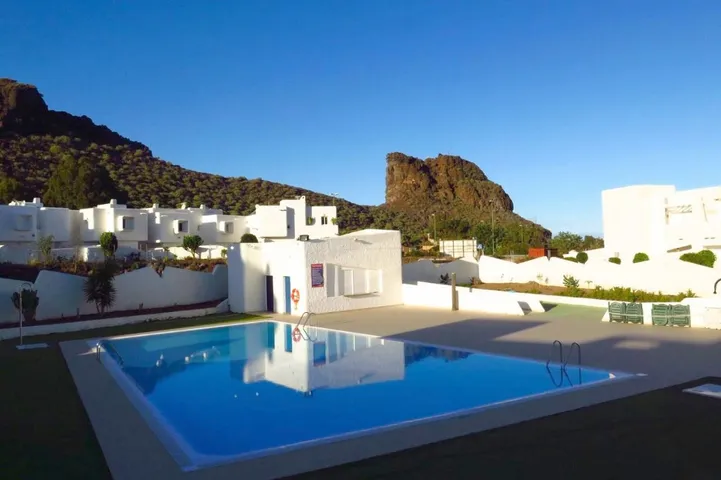 Apartamento de vacaciones para 4 personas, con jardín y piscina - 1