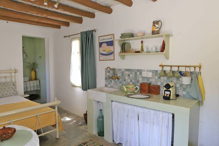 Gîte pour 2 personnes, avec Jardin dans Andros - 4
