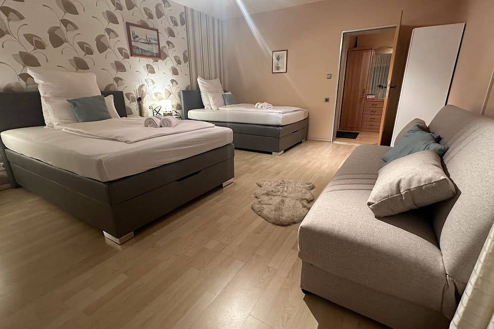 Ganze Wohnung, Oase mit Parkplatz, Kaffeeautomat, Balkon und Küche in Untermeitingen, Bayerisch Schwaben