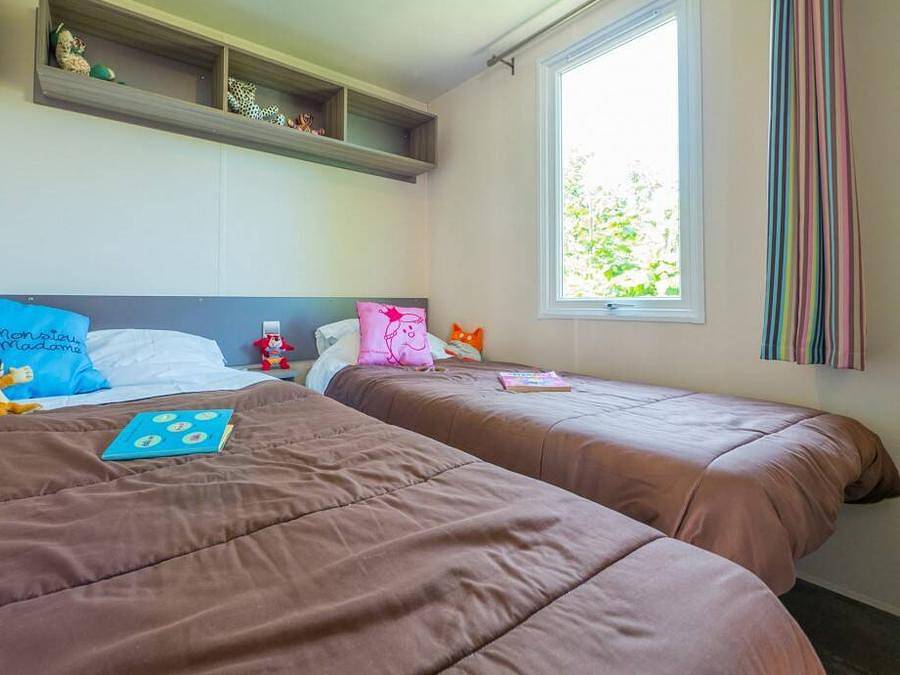 Camping Chateau de Fonrives - Bungalow 4 personen - Mobile-home | Comfort | 2 Slaapkamers | 4 Pers. | Verhoogd terras | Tv in Villeneuve-sur-Lot en omgeving