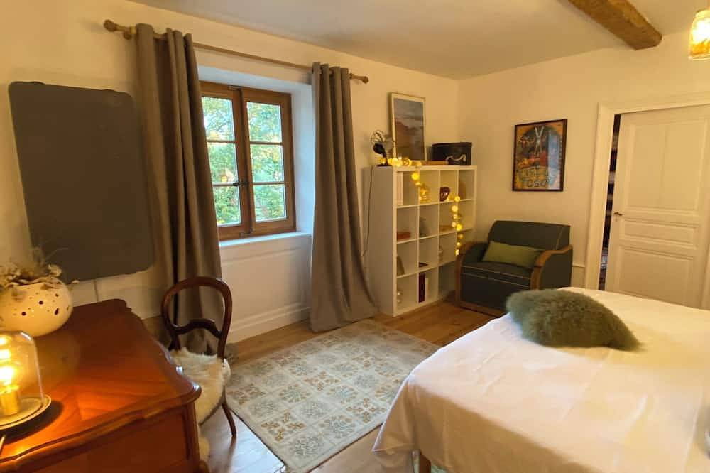 Chambre Familiale -Ambiance Zen et Tranquillité-Idéale avec Enfants in Valsonne, Région de Villefranche-sur-Saône