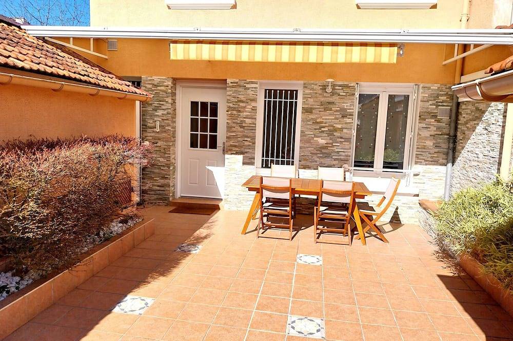 In Vichy, charming town house 50m from the parks and the Allier in Vichy, Vichy region