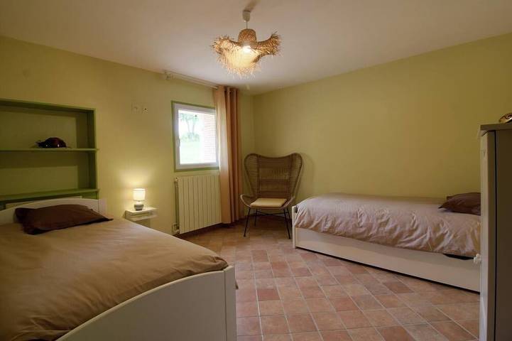 Location de vacances pour 4 personnes, avec piscine et jardin à Pineuilh - 3