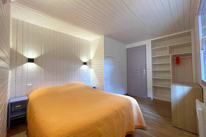 Location de vacances pour 5 personnes, avec jardin ainsi que jacuzzi et piscine, animaux acceptés à Hautefort - 3