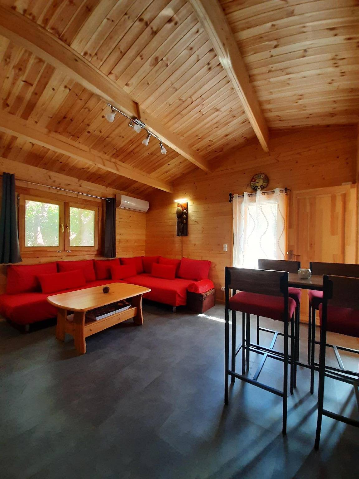 Ferienwohnung mit Terrasse und Gemeinschaftspool in São Sebastião, Lagos