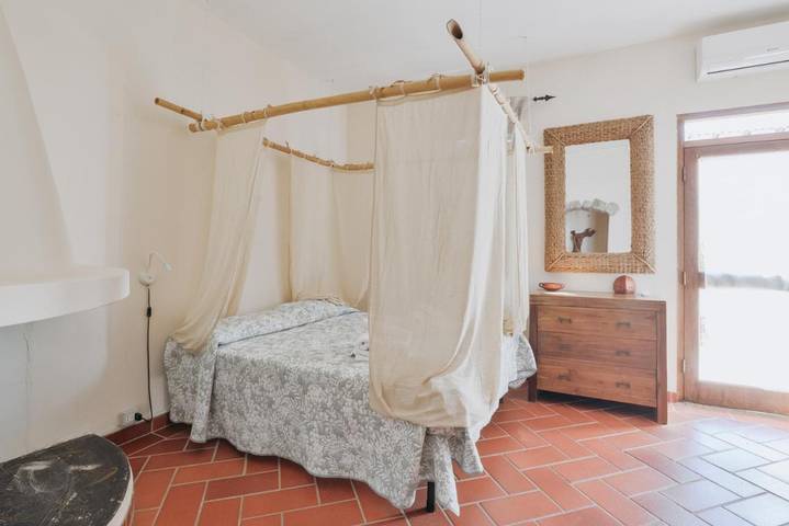 Villa per 15 persone, con piscina e giardino nonché terrazza, con animali domestici in Valledoria