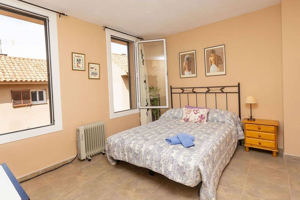 Estupenda casa de vacaciones para 5 personas con Wifi, Tv y terraza in Segur de Calafell, Calafell