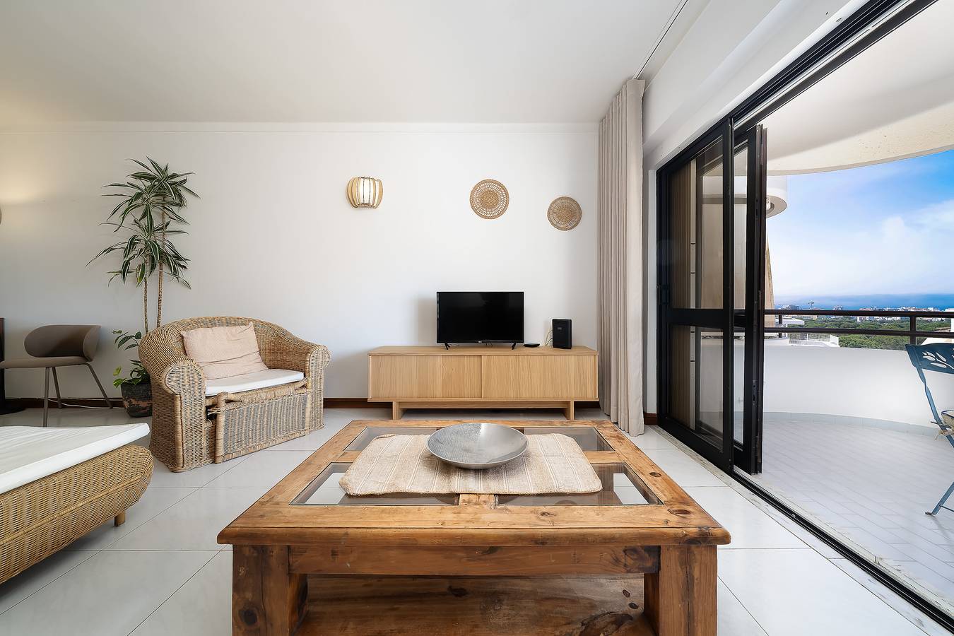 Geheel appartement, Appartement "Tropicana" met gedeeld zwembad & Wi-Fi in Vilamoura, Quarteira