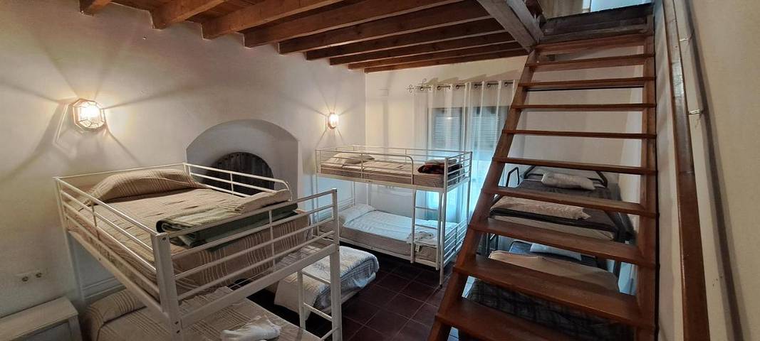 Casa rural para 17 personas, con piscina y terraza además de vistas y jardín en Carmona  - 3