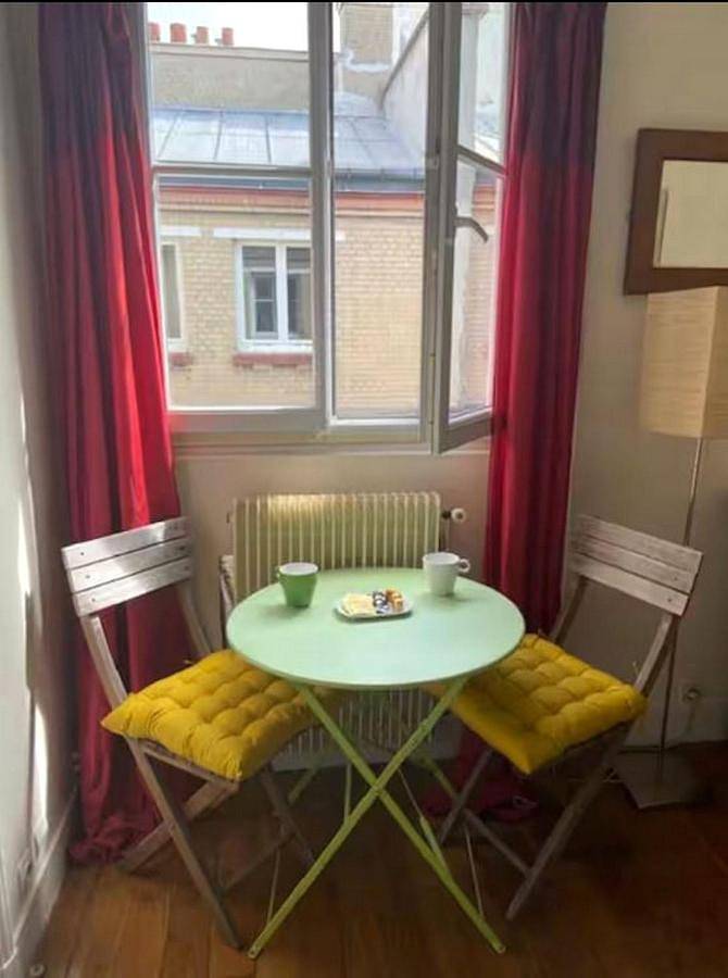 Chambre d’hôte pour 2 personnes, avec vue et terrasse près de la Tour Eiffel