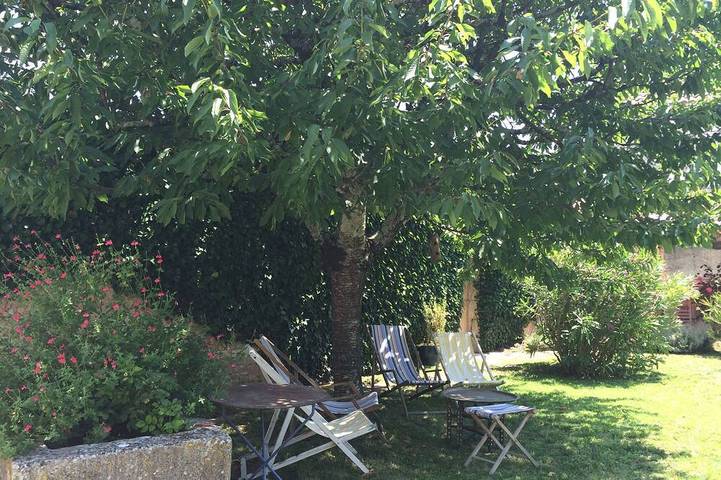 Location de vacances pour 2 personnes, avec Terrasse et Jardin à Saujon