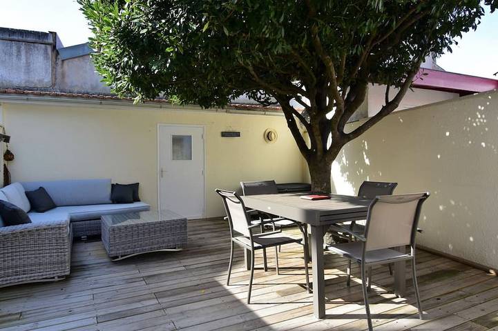 Gîte pour 6 personnes, avec piscine et terrasse dans Office De Tourisme D Arcachon