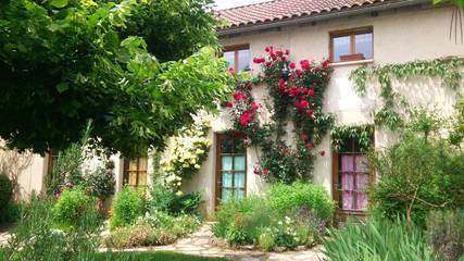 Chambre d’hôte pour 2 personnes, avec jardin à Tour-de-Faure