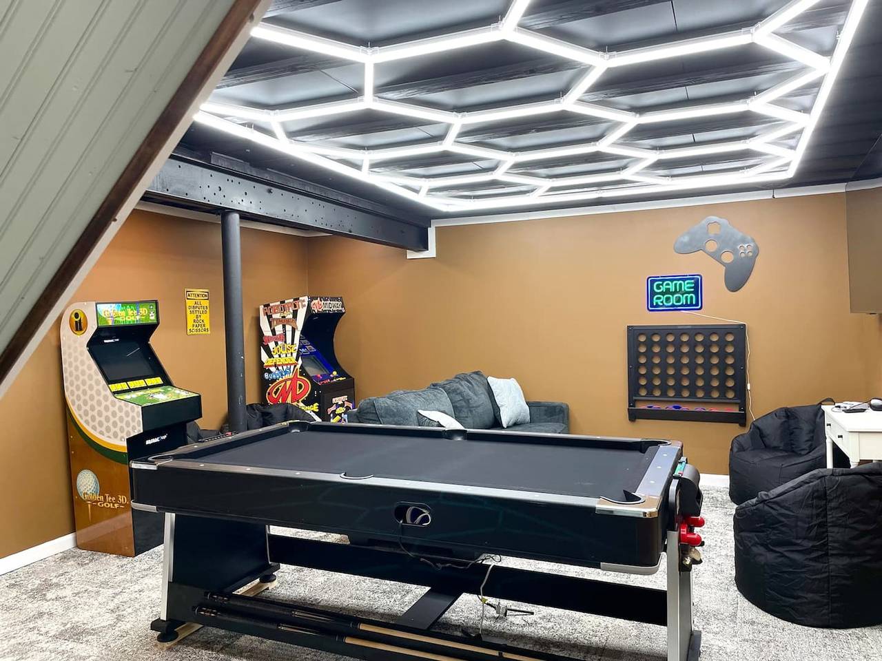 Hot Tub|Backyard Oasis|Espresso Maker|Coffee Bar in Saint Joseph County (IN)