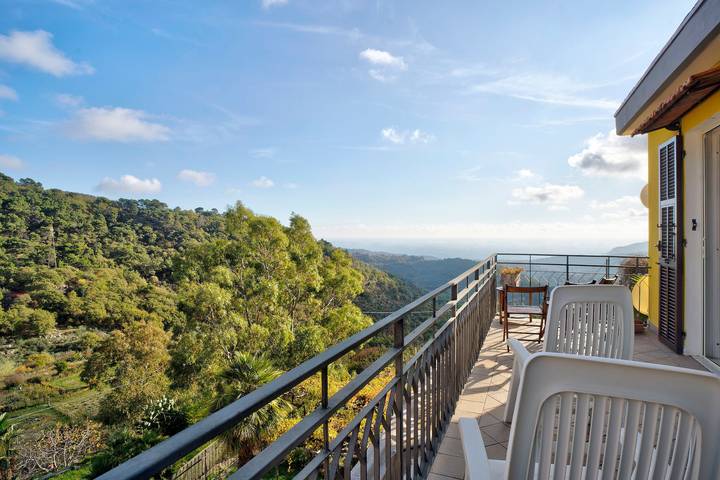 Ferienhaus für 6 Personen, mit Balkon und Garten in Imperia Provinz - 2