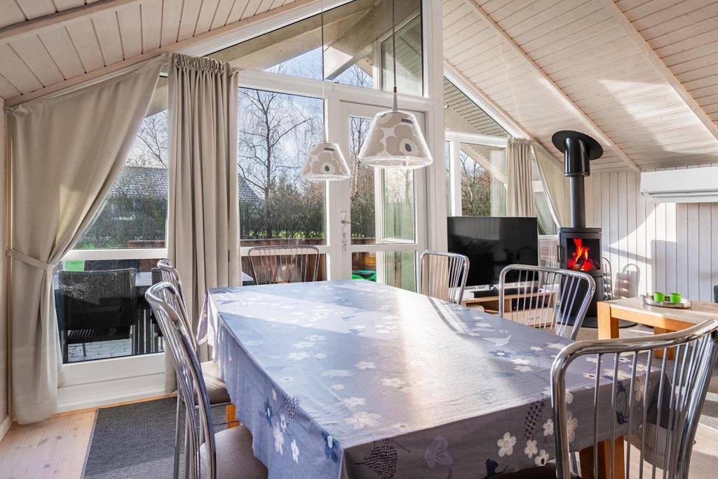 Fasanvænget 8 – Sommerhus med sauna, spa og brændeovn i Bork Havn in Bork Havn, Ringkøbing Fjord
