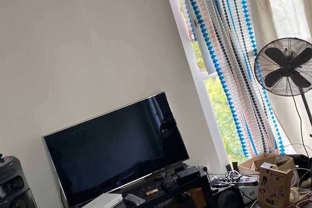 Ganze Wohnung, Short-term rental in Bron, Rhône