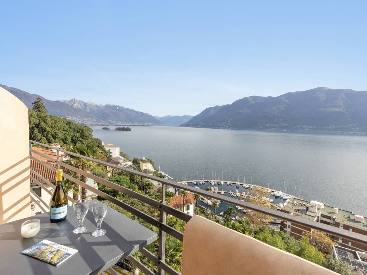 Ganze Wohnung, Brissago White in Brissago, Tessiner Alpen