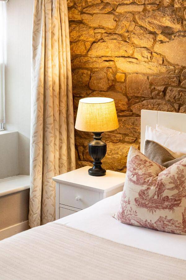 Location de vacances pour 2 personnes, avec jardin et vue dans Îles Anglo-Normandes - 2