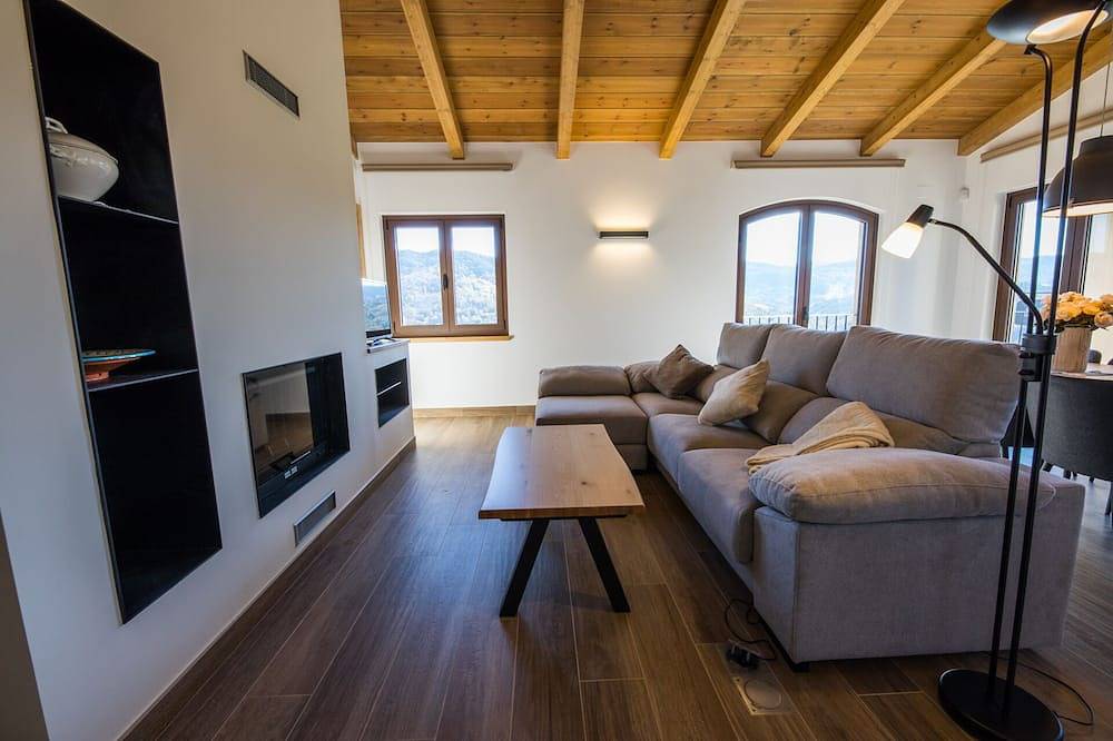 Masia De Dalt in San Juan de las Abadesas, Pirineo Catalan