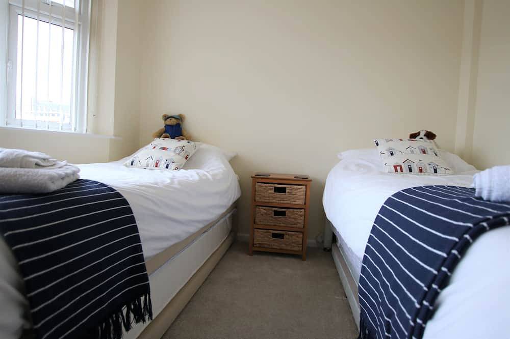 Beach Retreat, centrally located in Mudeford and pet friendly in Mudeford, Christchurch