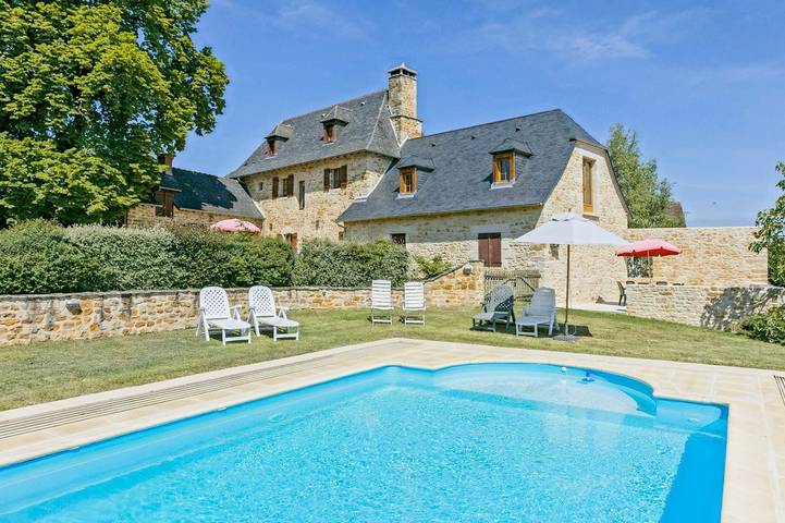 Location de vacances pour 8 personnes dans Les Coteaux Périgourdins
