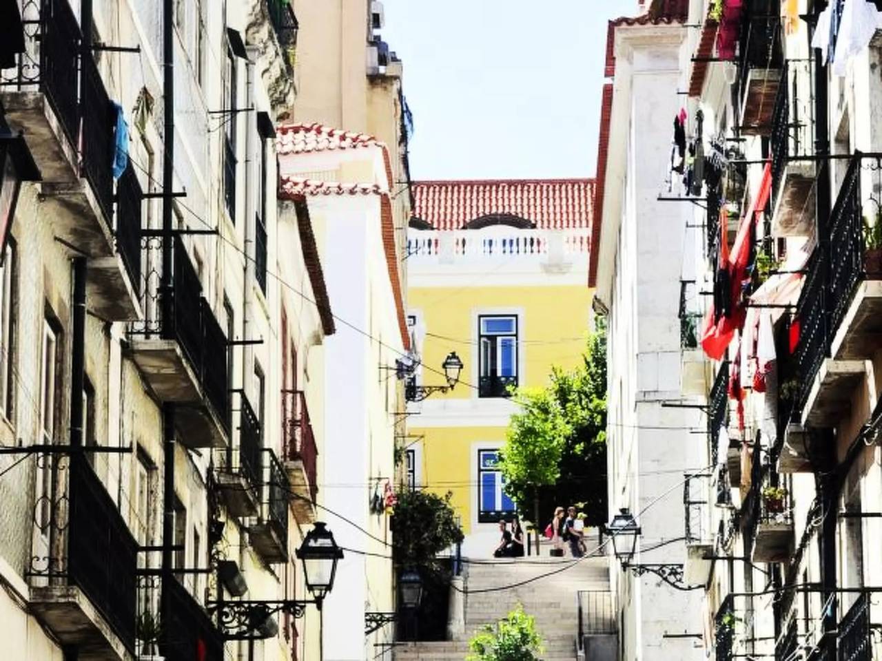 Ganze Wohnung, 1 Ausstellung 3 Personen in Sé, Santa Maria Maior