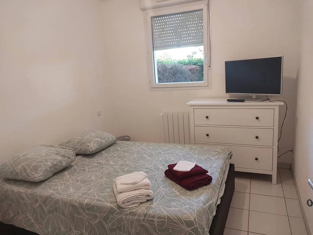 Appartement entier, Appartement 'Proche Bordeaux' avec piscine partagée, terrasse privée et Wi-Fi in Saint-André-de-Cubzac, Région de Blaye
