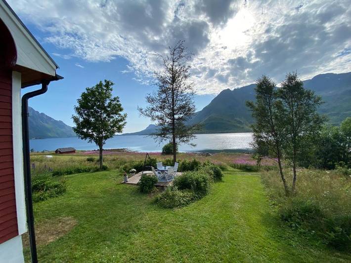 Ferienhaus für 7 Personen, mit Ausblick und Garten auf den Lofoten
