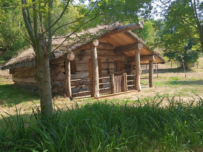 Chalet pour 4 personnes, avec vue sur le lac et terrasse ainsi que jardin et vue, animaux acceptés