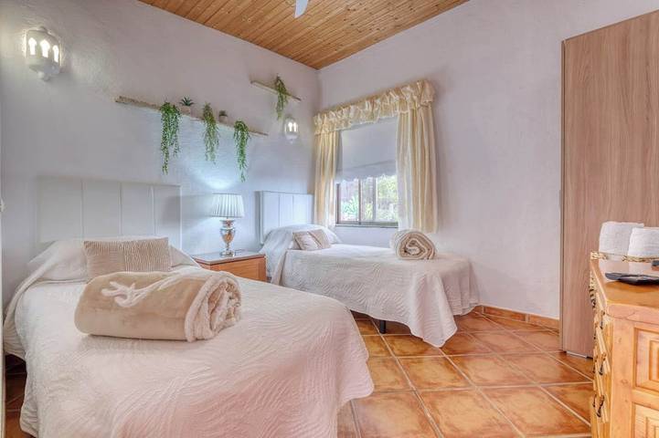 Villa für 10 Personen, mit Balkon und Garten sowie Whirlpool in Adeje - 3